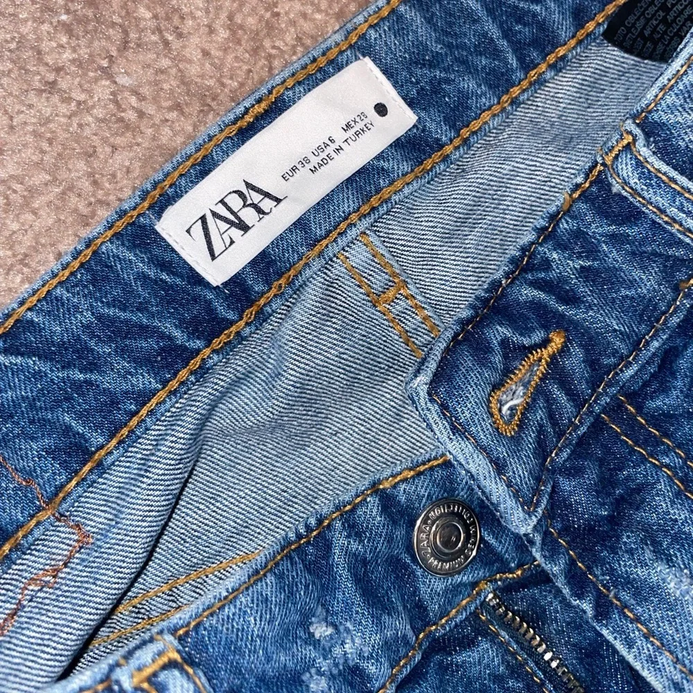 Denim shorts - Picture 3 of 4